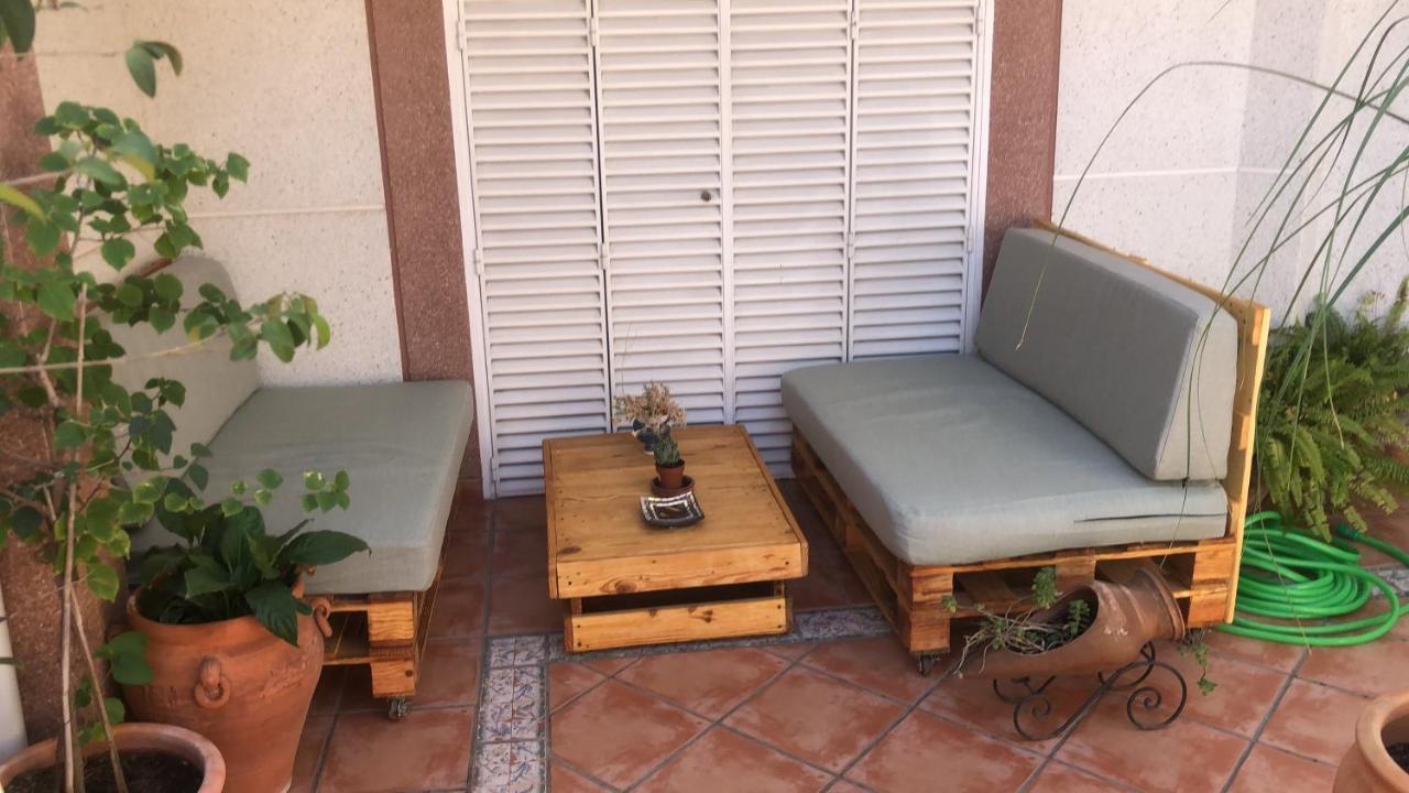 Apartmán Familia Anfitriona Acoge Terraza Sevilla Exteriér fotografie