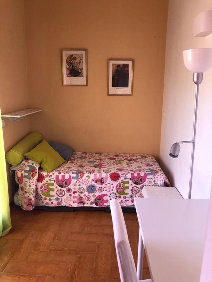 Apartmán Familia Anfitriona Acoge Terraza Sevilla Exteriér fotografie