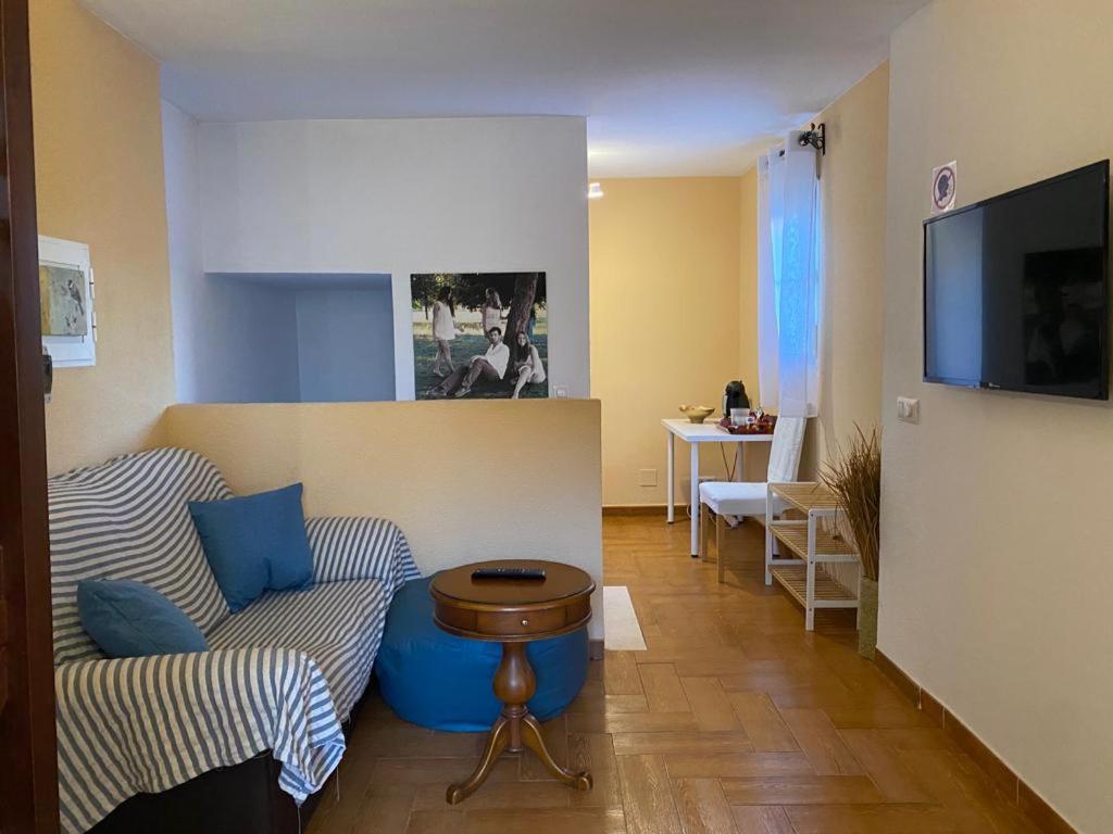 Apartmán Familia Anfitriona Acoge Terraza Sevilla Exteriér fotografie
